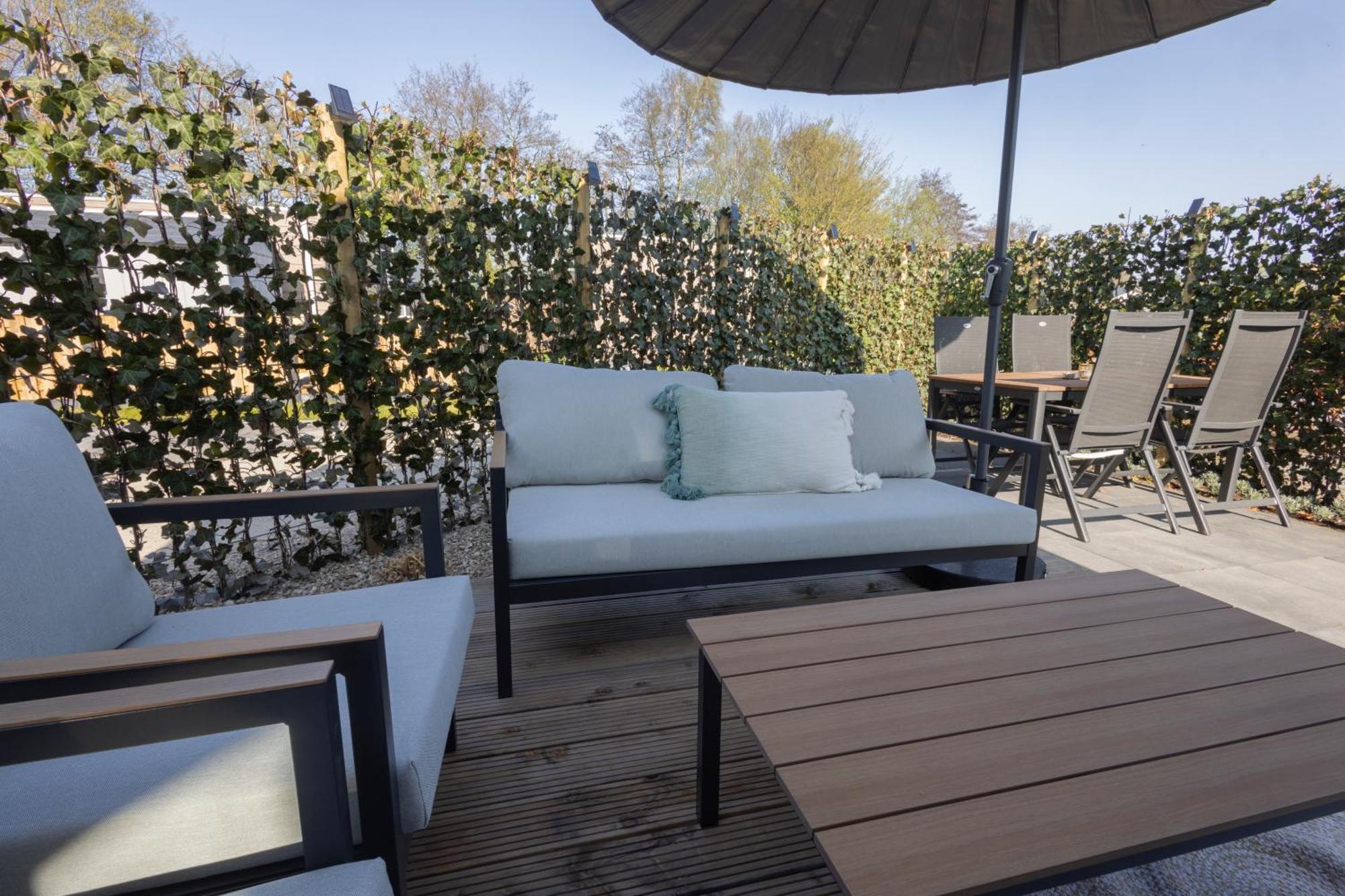 Tiny Wellness House In With A Private Sauna, Hottub, Garden, Airco, Free Wifi, Boutique Design And A Luxury Wellness Experience Heinkenszand