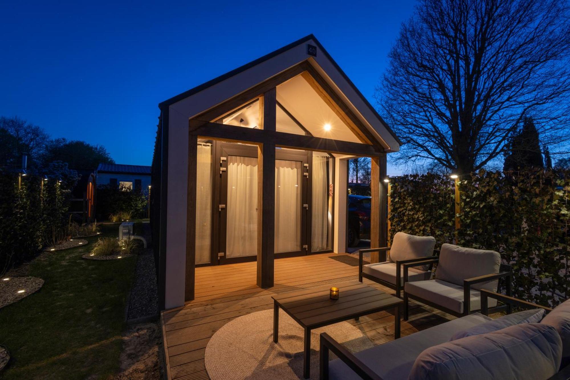 Tiny Wellness House In With A Private Sauna, Hottub, Garden, Airco, Free Wifi, Boutique Design And A Luxury Wellness Experience * Heinkenszand
